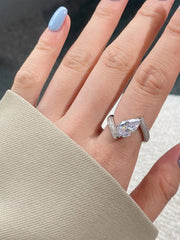 Anello Nuziale In Argento Sterling 925 Con Pietra Preziosa Bianca Taglio A Pera E Ghiaccio Tritato