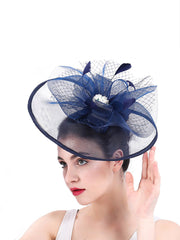 Cappelli A Tesa Larga In Rete Per Occasioni Speciali