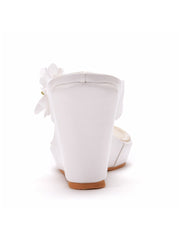 Sandali Zeppa Decorati Con Fiori E Flip Flop