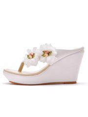 Sandali Zeppa Decorati Con Fiori E Flip Flop