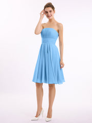 Abito corto da damigella senza spalline con scollo dritto Blu