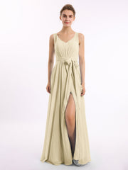 Abito in chiffon con scollo a V fascia a fiocco e spacco Champagne