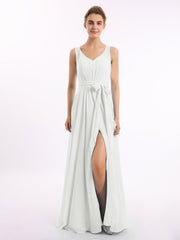 Abito in chiffon con scollo a V fascia a fiocco e spacco Avorio
