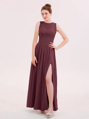 Abito in Pizzo e Chiffon Scollo Illusion con Spacco Cabernet