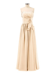 Abito da Damigella Lungo in Chiffon Senza Spalline Pesca