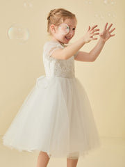 Abito Da Damigella In Tulle Con Scollo Illusione Applicazioni E Fiocco