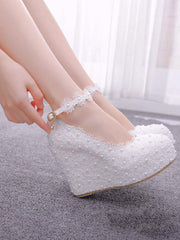 Scarpe Da Sposa Con Punta Rotonda Pizzo E Fiore Con Tacco A Zeppa E Cinturino Alla Caviglia